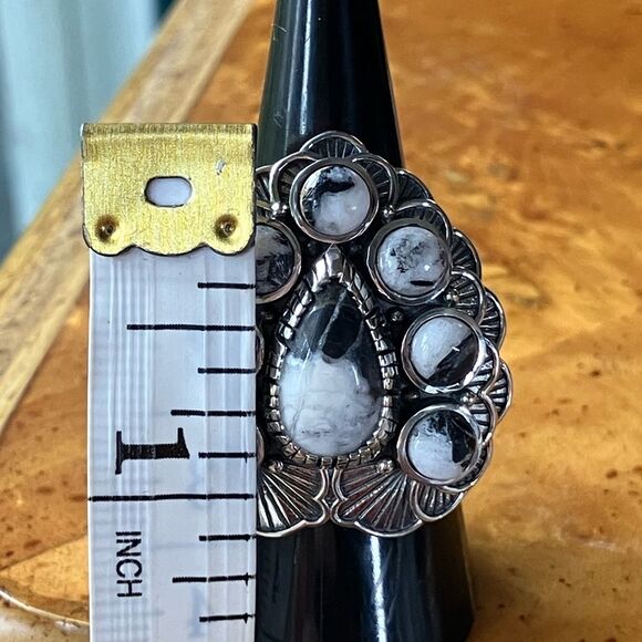 Natural White Buffalo Artistic Cocktail Ring Size 7 - Picture 7 of 9